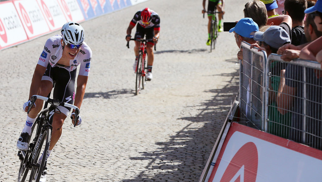 Giro d'Italia: Jungels defends white jersey on Oropa