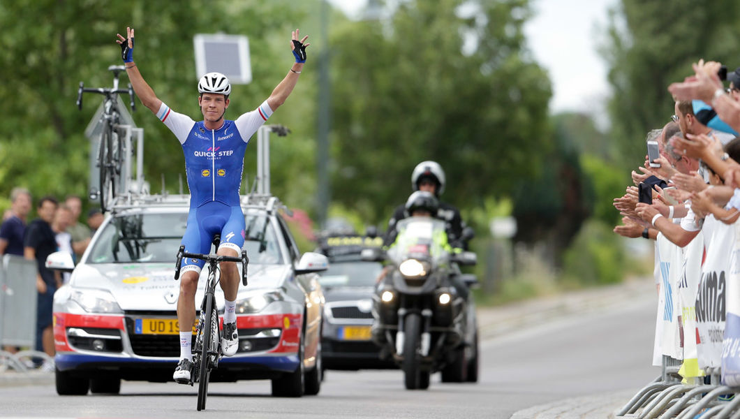 Bob Jungels rides to convincing victory in Schengen