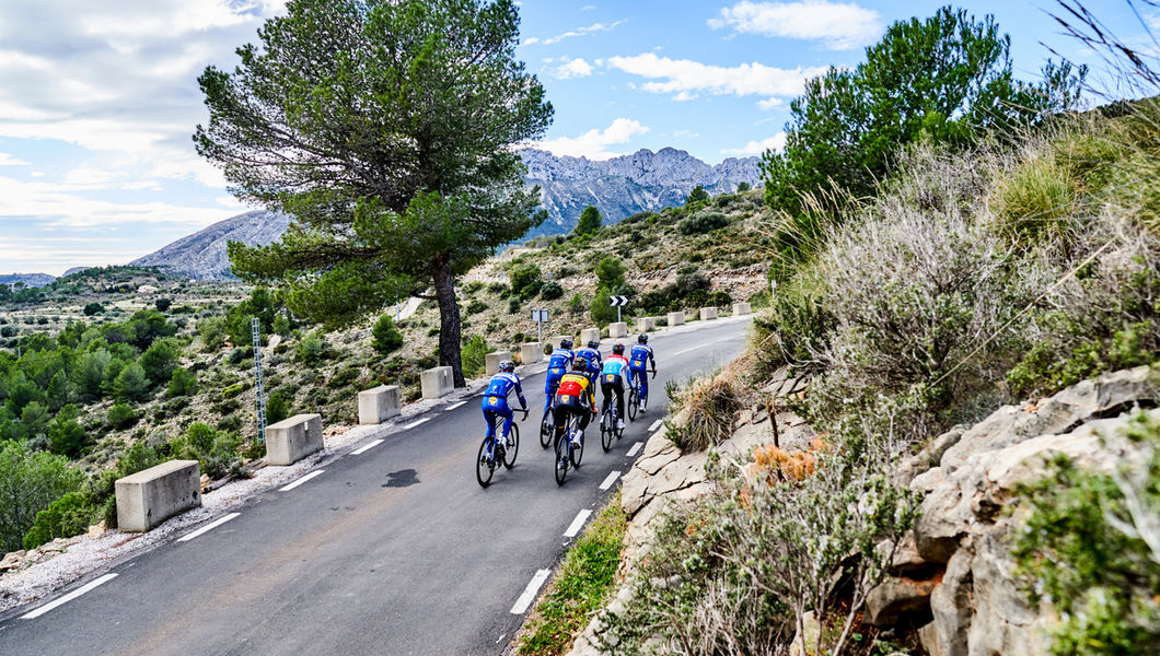 Deceuninck – Quick-Step trekt Davide Ballerini aan