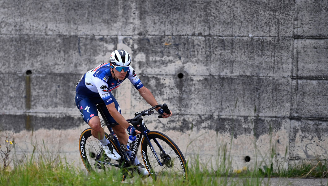 Tirreno-Adriatico route altered by the wind