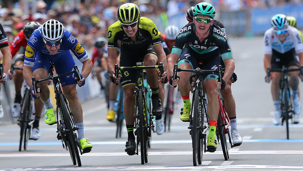 Elia Viviani dichtbij winst in Cadel Evans Road Race
