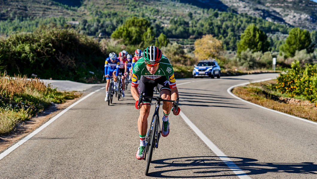 Viviani held up by crash in Adelaide