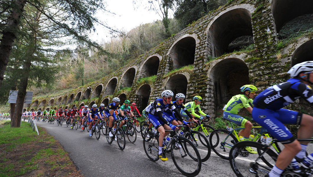 Volta a Catalunya opens with bunch gallop