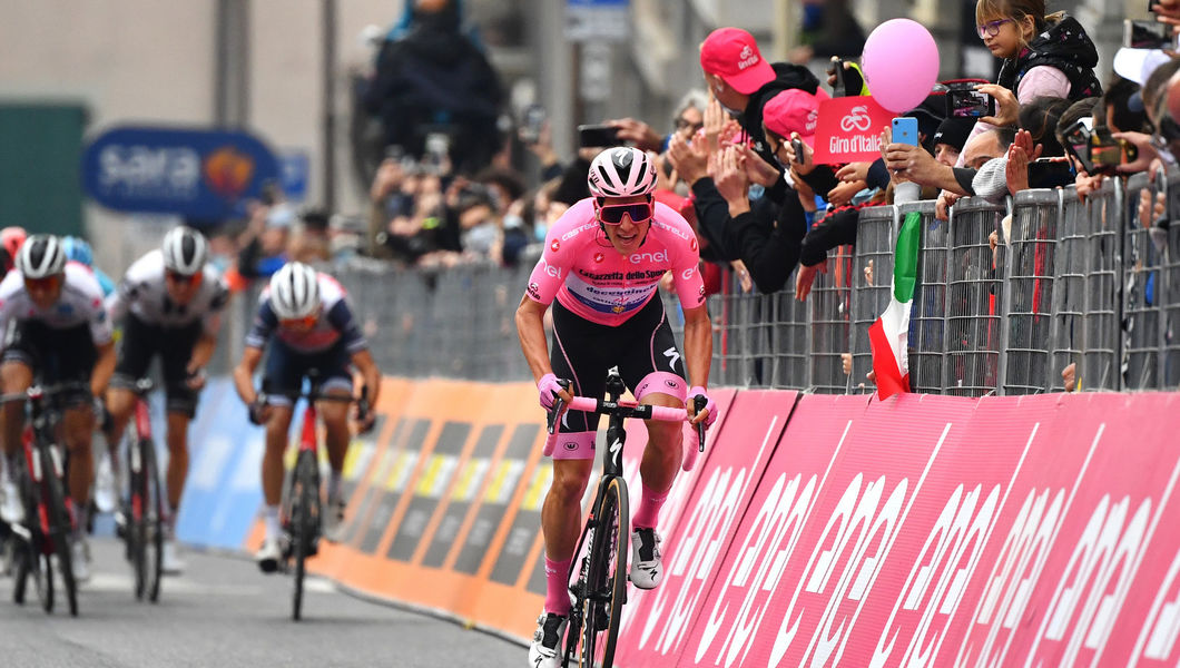 Giro d’Italia: Almeida toont karakter