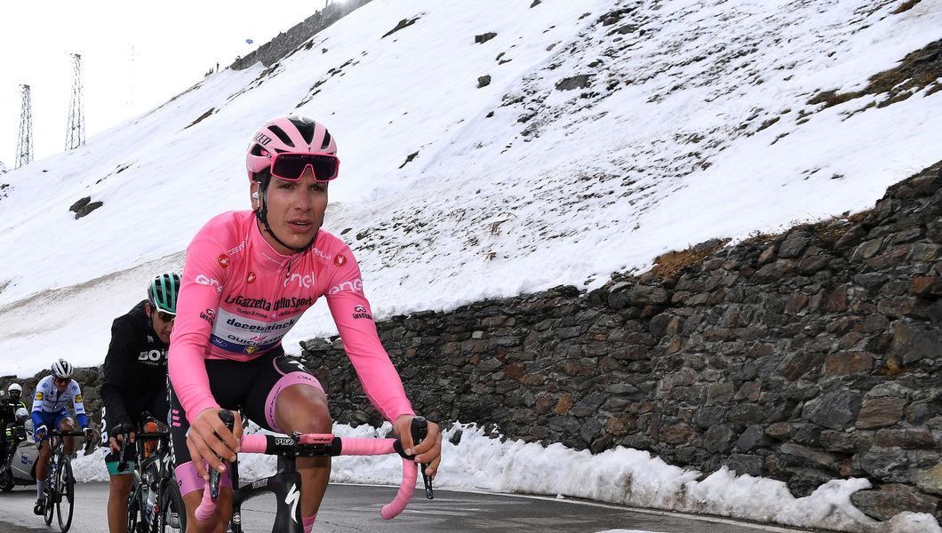 Almeida doet maglia rosa eer aan in koninginnerit