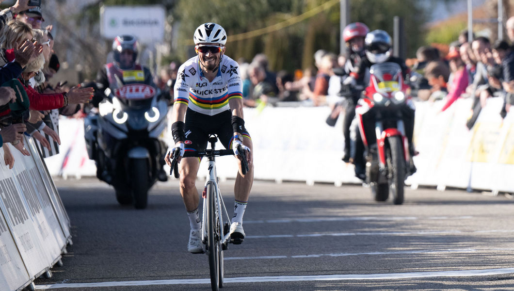 Alaphilippe lights up Drôme Classic