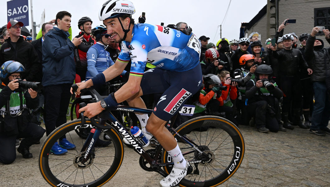 E3 Saxo Classic: Alaphilippe toont zich op kasseien