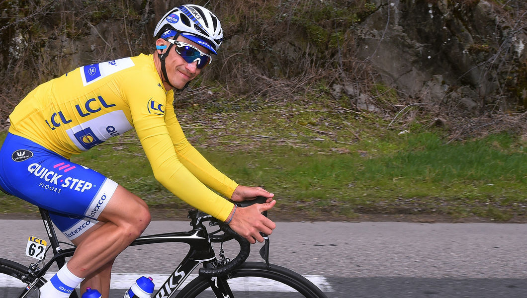 Alaphilippe geniet van gele trui in Paris-Nice