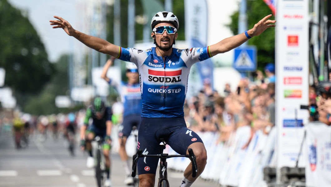 Alaphilippe surprises the sprinters