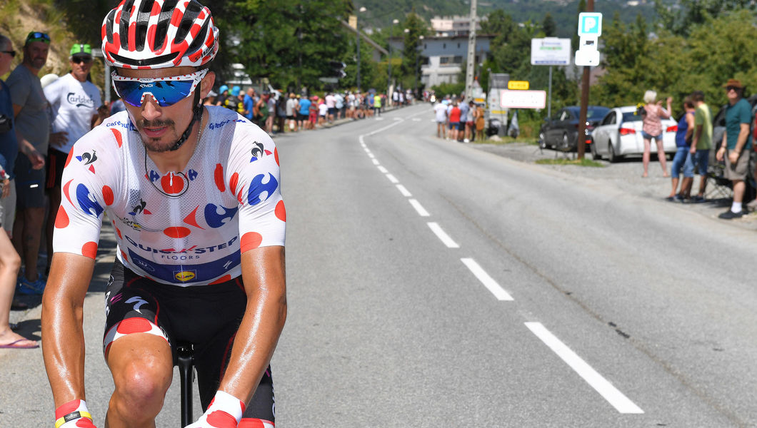 Tour de France: Alaphilippe behoudt bolletjestrui
