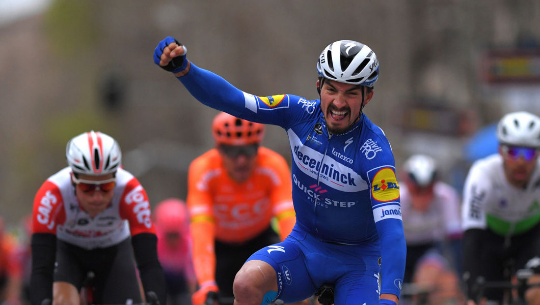 Alaphilippe verrast sprinters in Tirreno-Adriatico