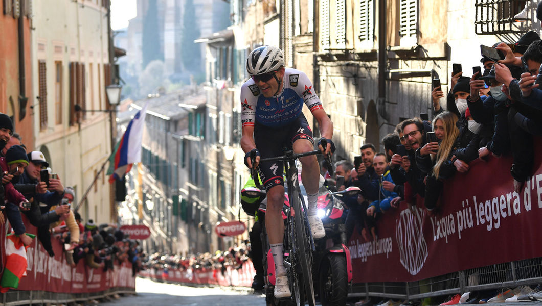 Strade Bianche: Asgreen maakt indruk met derde plaats