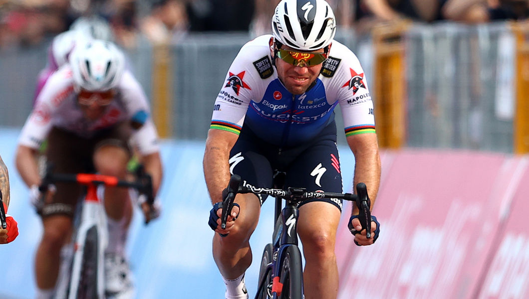 Cavendish pakt 22e podiumplaats in Giro