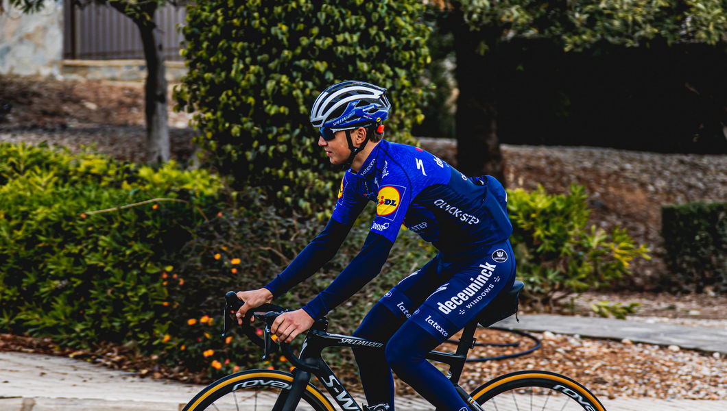 Combative Vansevenant takes third in Laigueglia