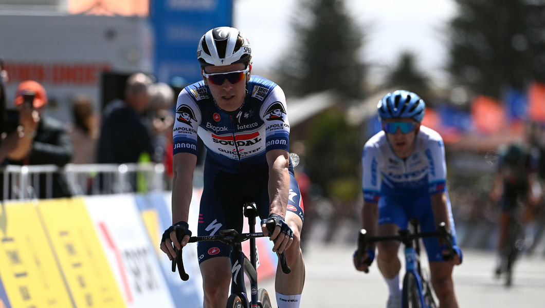 Schmid levert eerste podium van 2023 in Tour Down Under