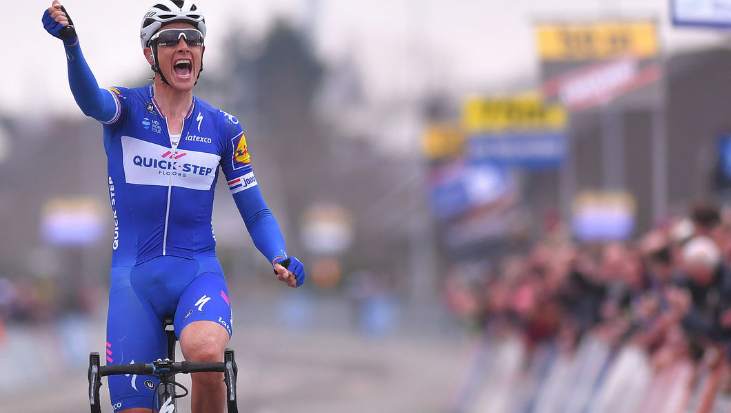 Niki Terpstra bezoekt de Quick-Step Floors Pop-up Store