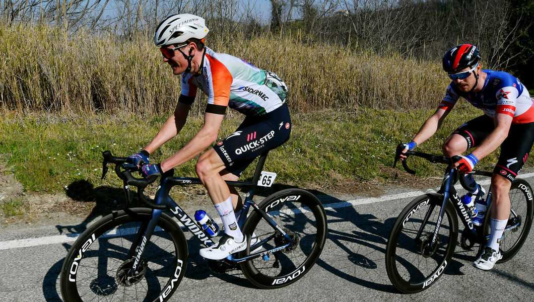 Schmid speelt leiderstrui kwijt in Coppi e Bartali