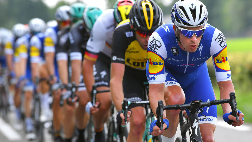 BinckBank Tour kicks off with chaotic sprint