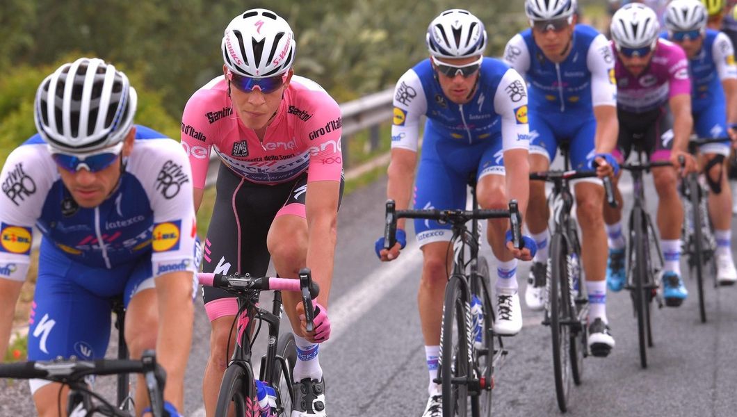 Jungels dag langer in maglia rosa na fantastisch team work 