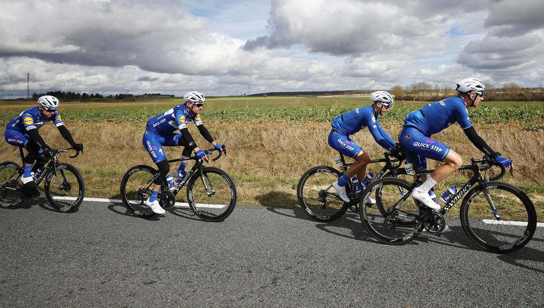 Vluchters blijven peloton voor in Paris-Nice