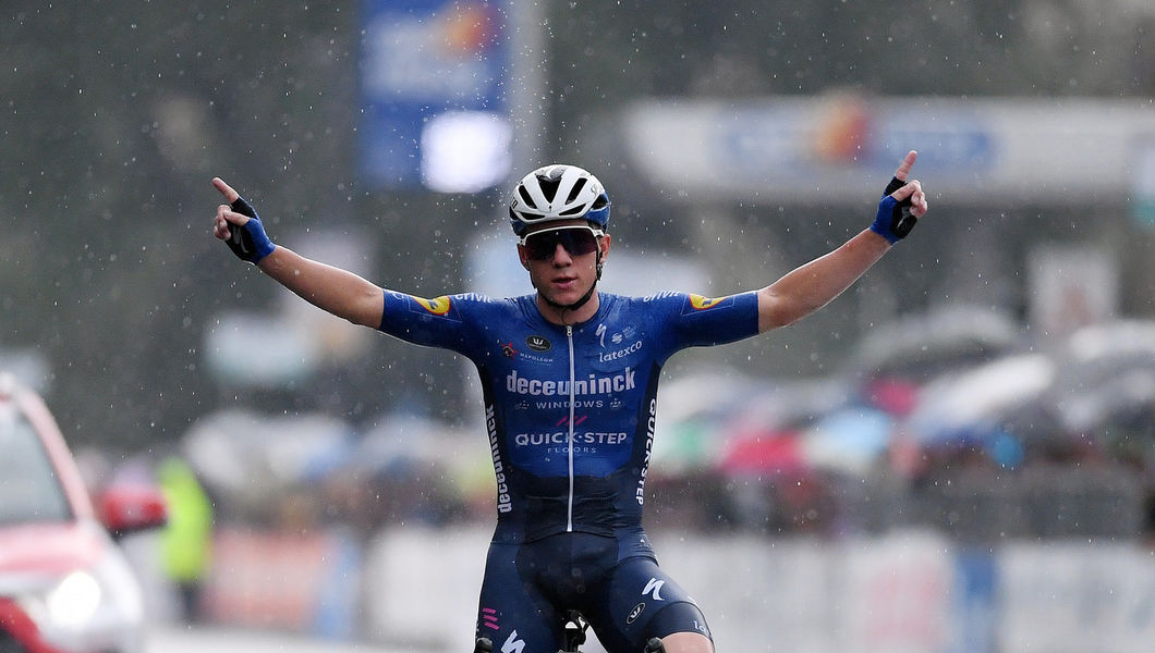 Remco Evenepoel soleert naar zege in Coppa Bernocchi