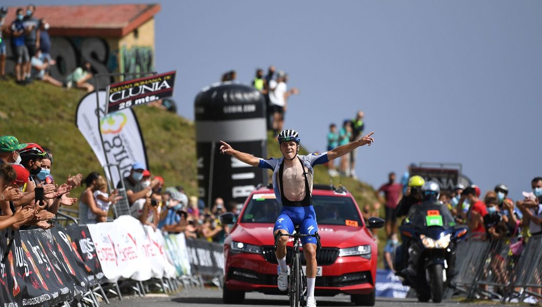 Remco Evenepoel wint op Picon Blanco