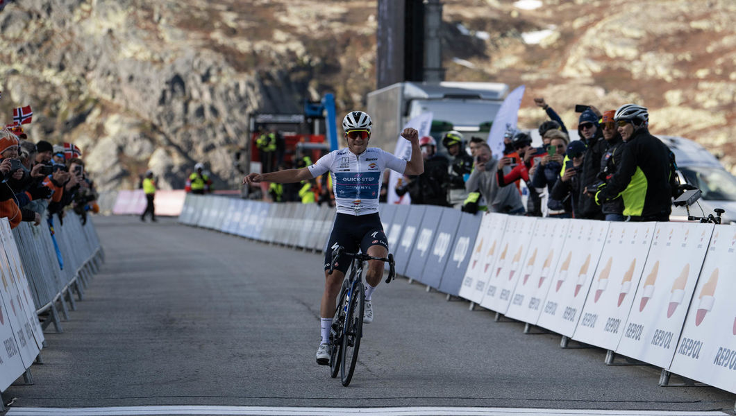 Evenepoel grijpt zege in koninginnerit Tour of Norway