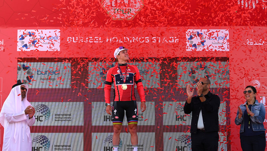 UAE Tour: Evenepoel pulls on the red jersey