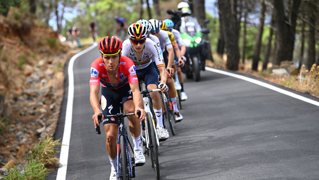 La Vuelta: Evenepoel makes it seven days in red