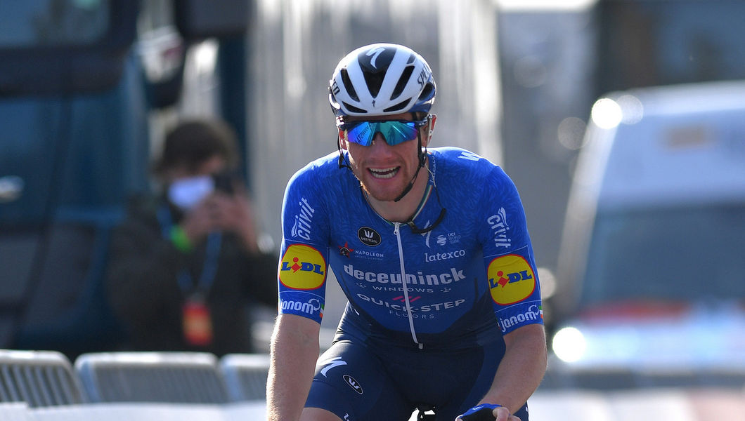 Sam Bennett dendert naar zege in Driedaagse Brugge-De Panne