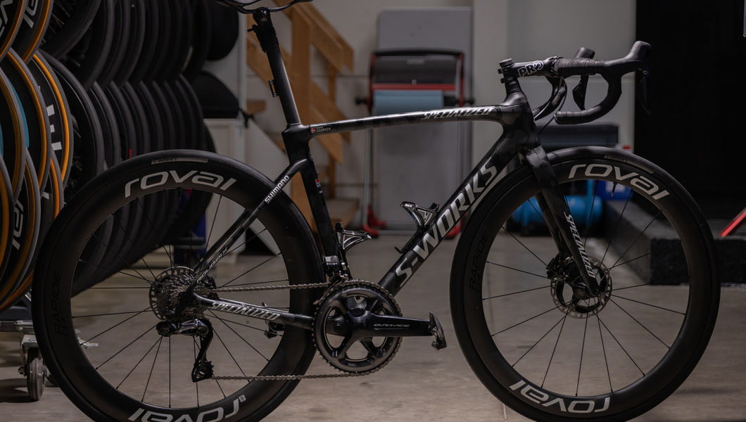 Specialized Tarmac SL7 vs Specialized S-Works Roubaix