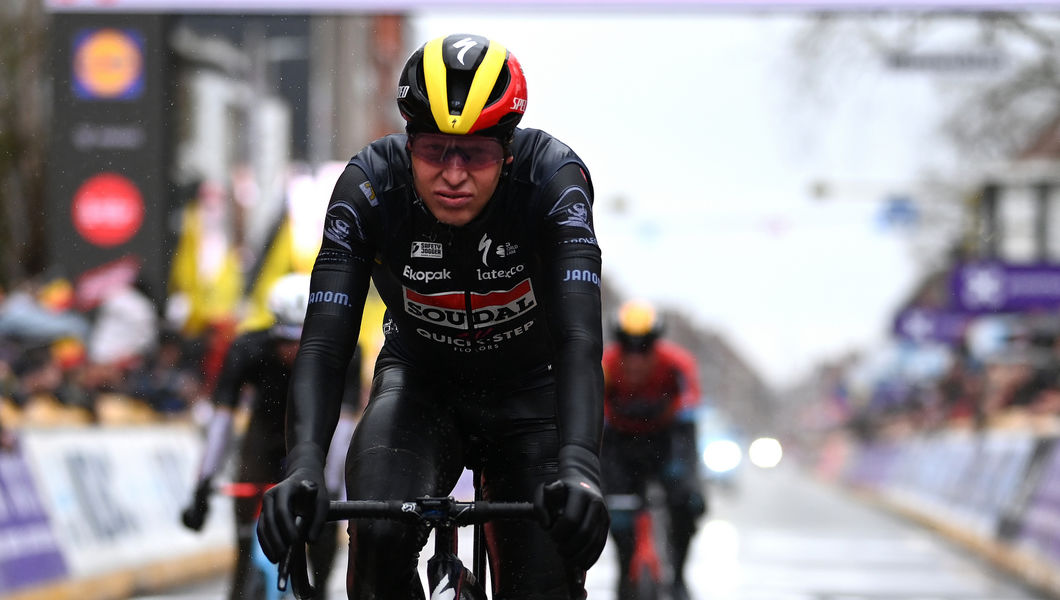 Merlier fights on in attritional Gent-Wevelgem