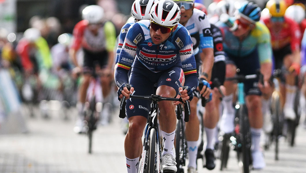 Binche-Chimay-Binche comes down to a bunch sprint