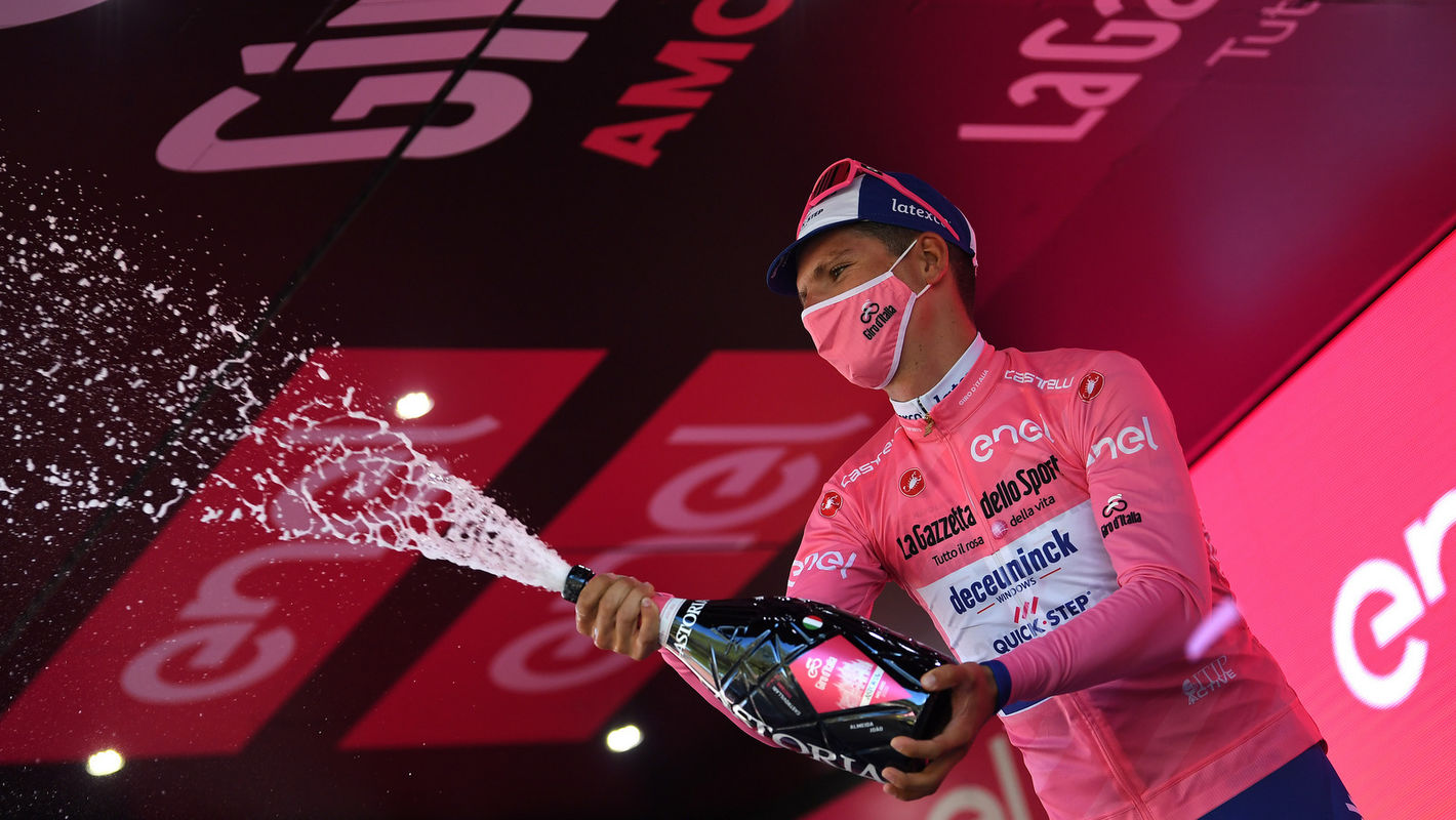 Giro d’Italia: Almeida blijft in het roze