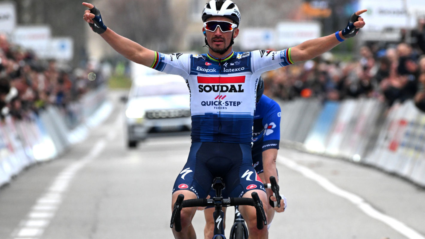 Alaphilippe gets off the mark for 2023 in France