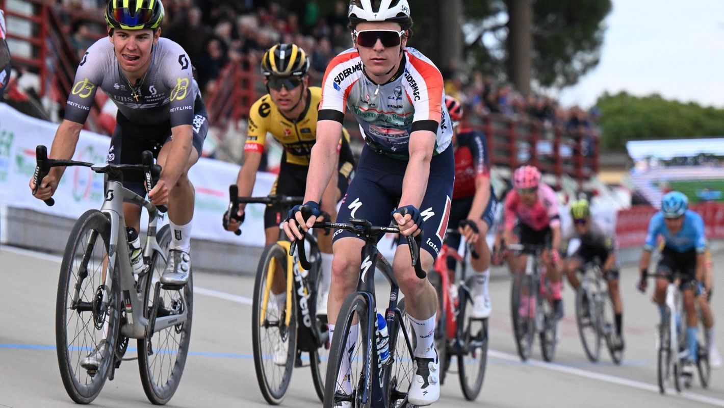 Schmid extends his buffer