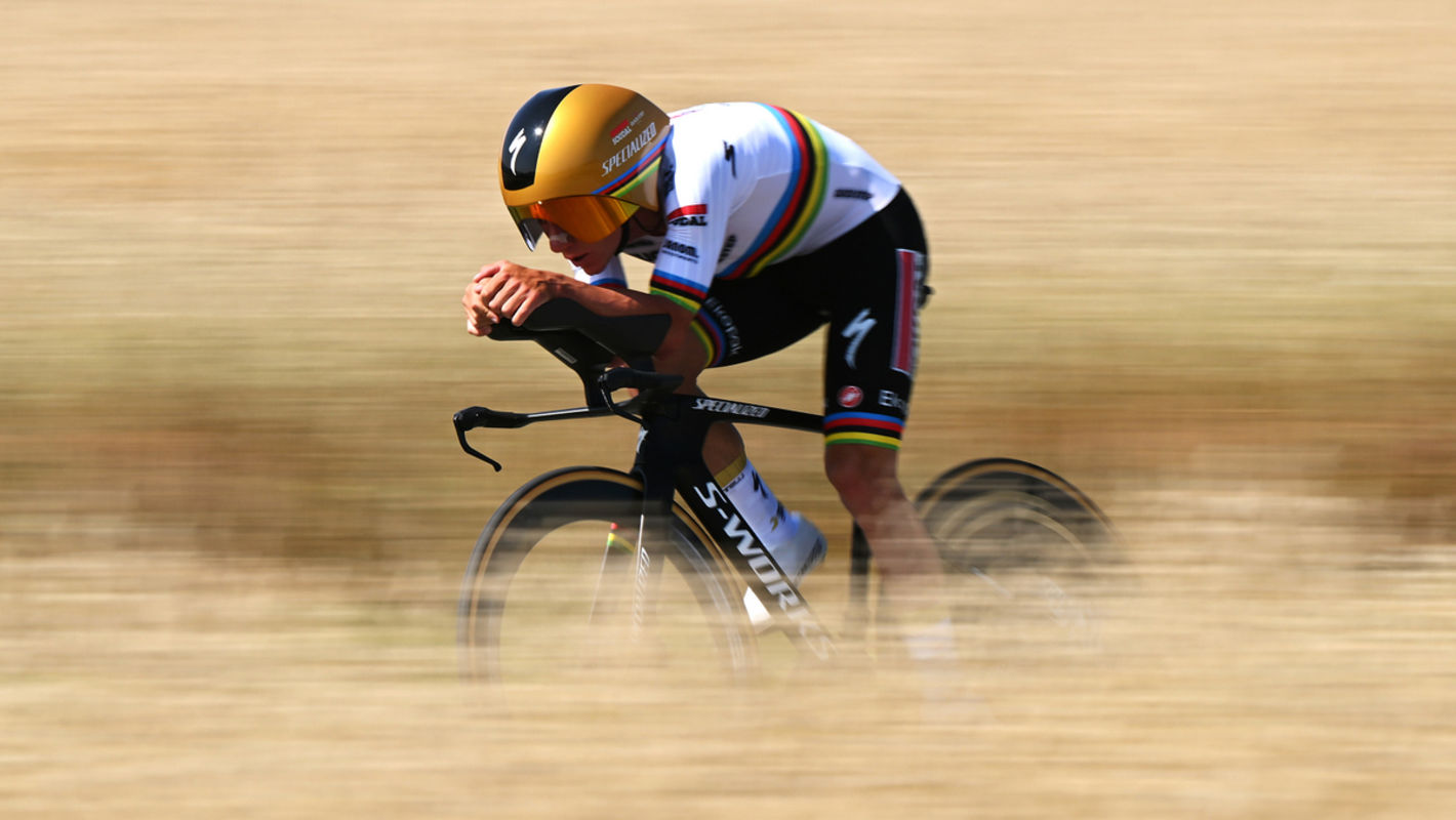 A Remco Evenepoel masterclass at the Critérium du Dauphiné
