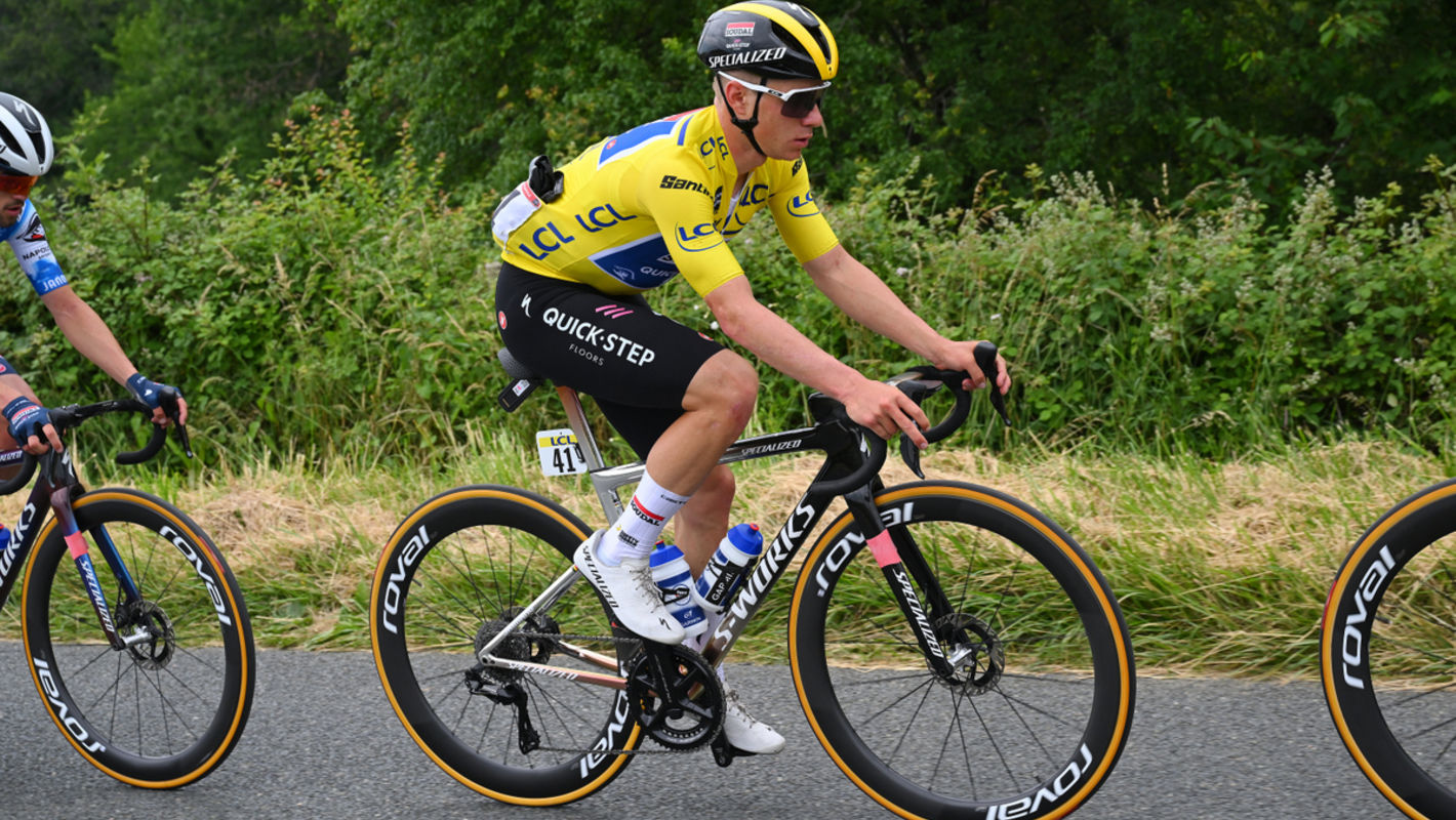 Evenepoel ontsnapt in Dauphiné chaos