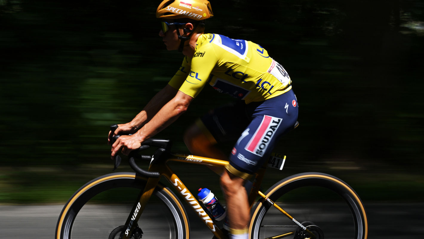 Critérium du Dauphiné: Evenepoel keeps yellow