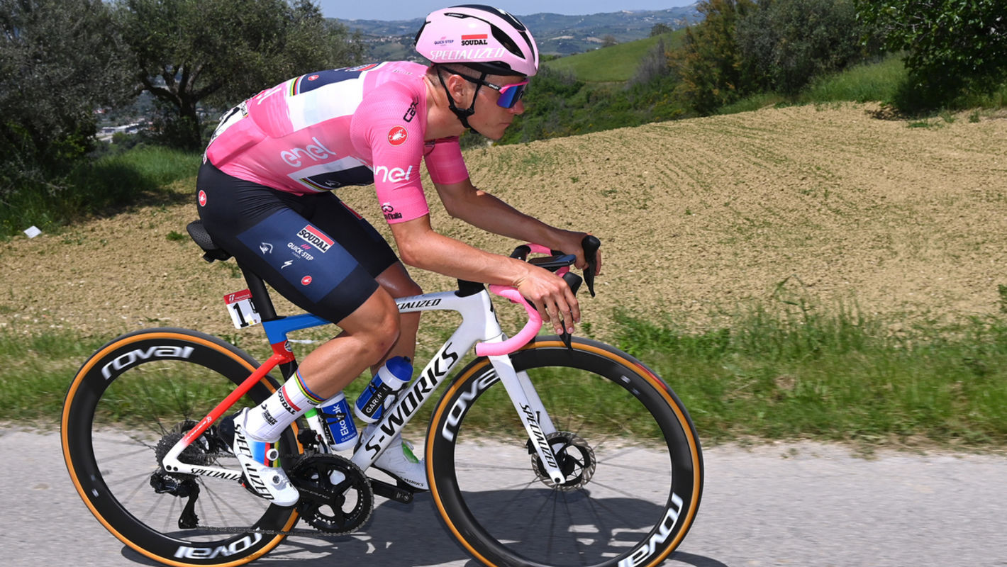 Giro d’Italia: Evenepoel spends first day in pink