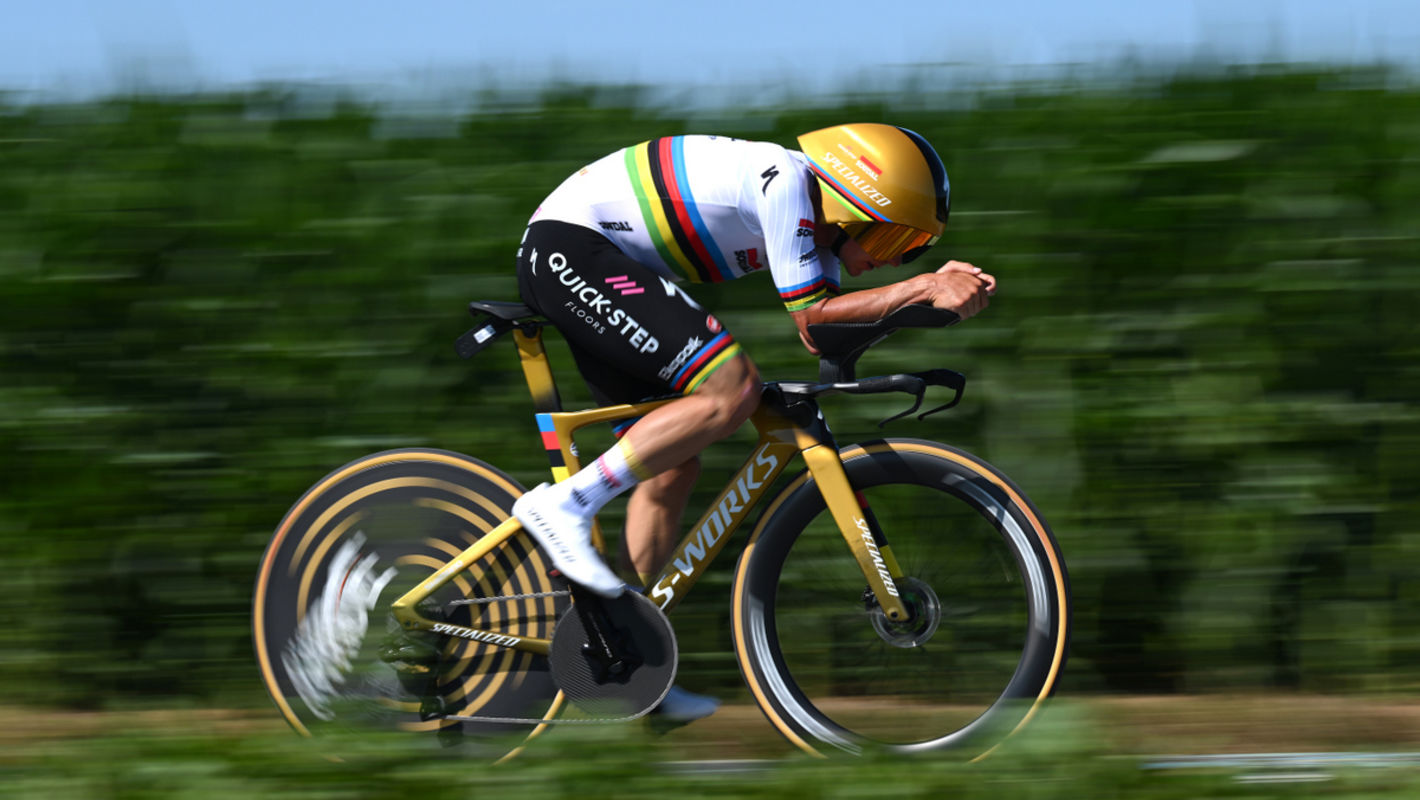 Tour de France: Evenepoel pakt tijdritzege