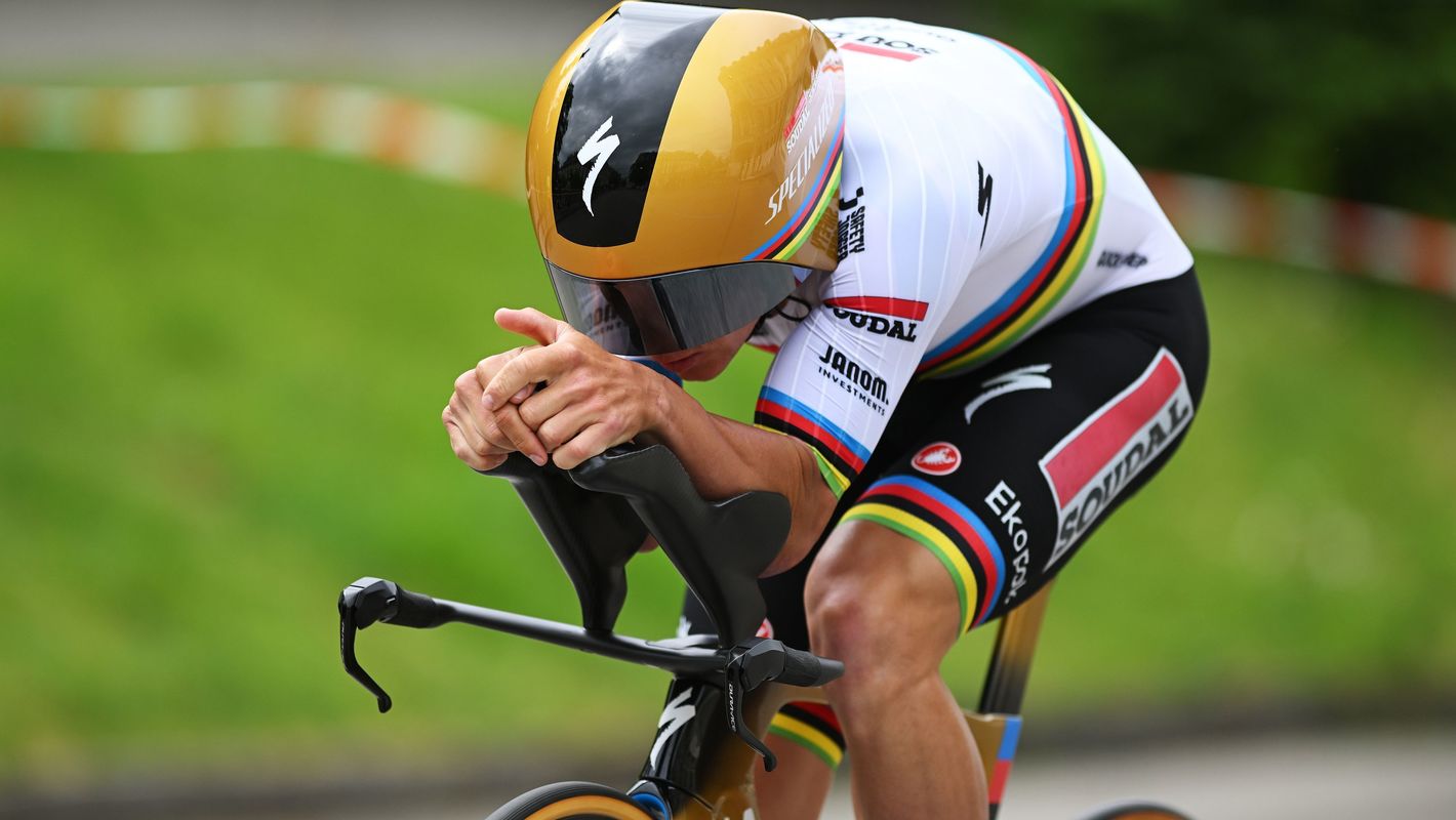 Evenepoel knalt naar tijdritzege in Romandie