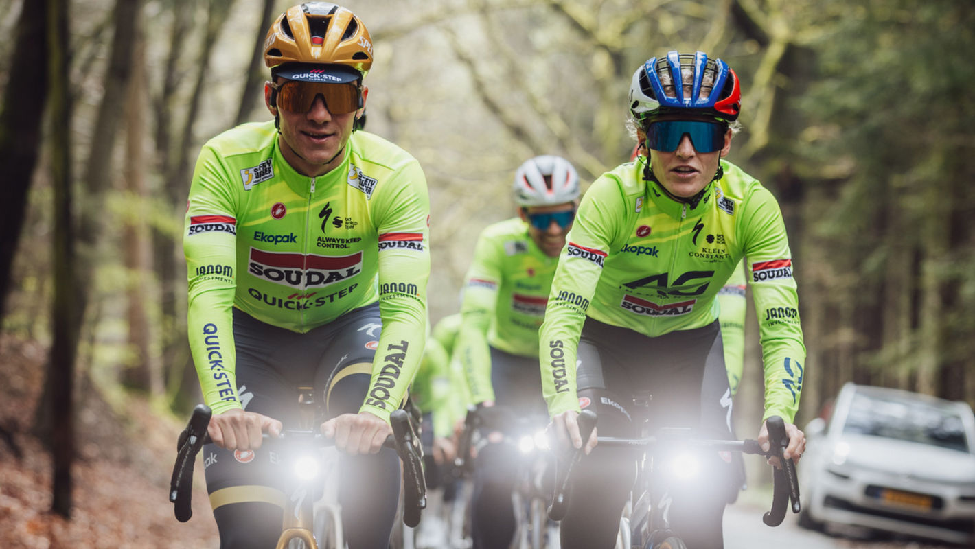 Soudal Quick-Step en AG Insurance - Soudal lanceren #SHINEFORSAFETY