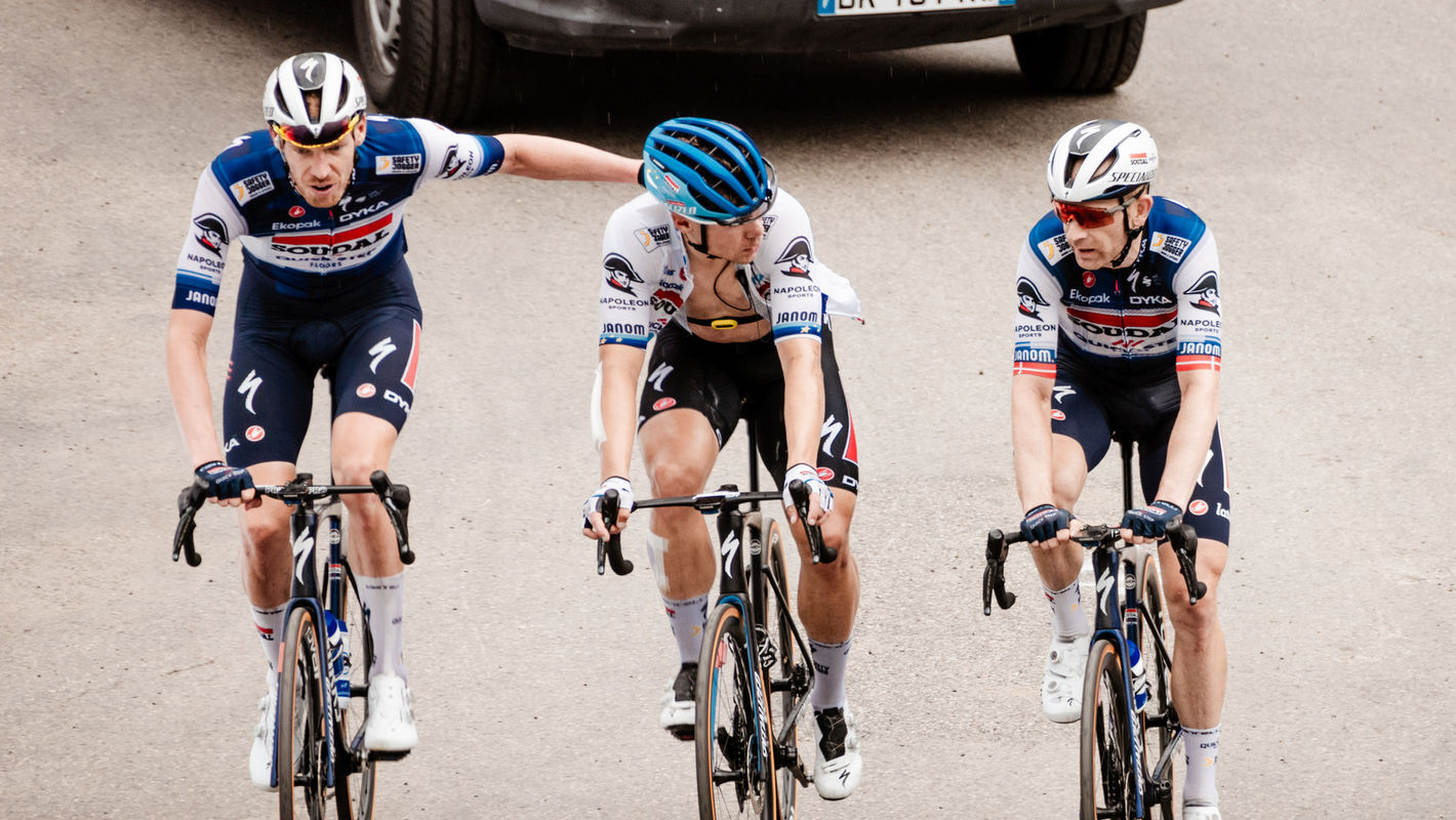 Le Tour back on the Puy de Dôme