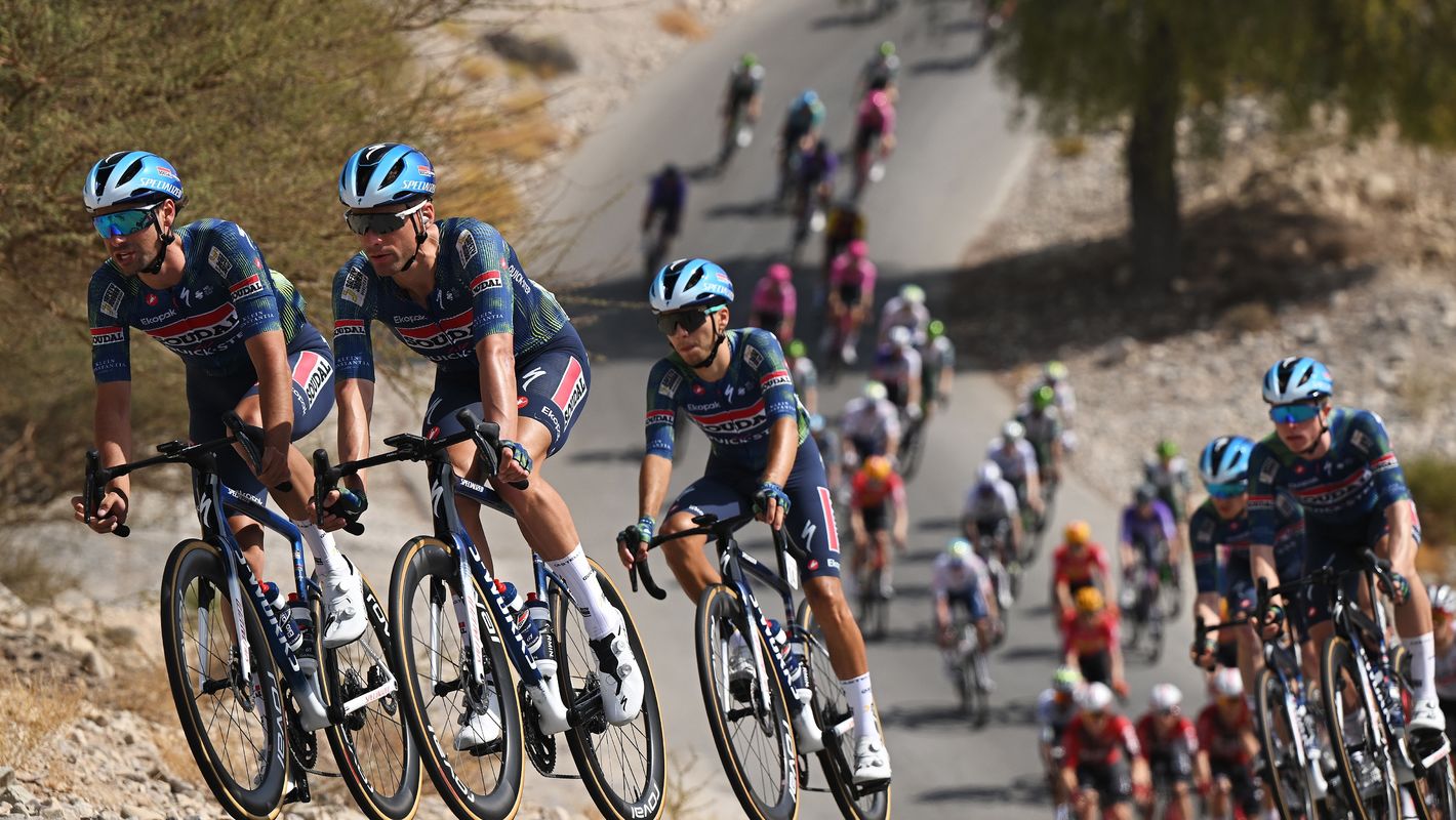 Oman opening day concludes in bunch sprint