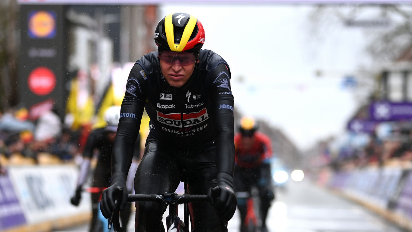 Merlier fights on in attritional Gent-Wevelgem
