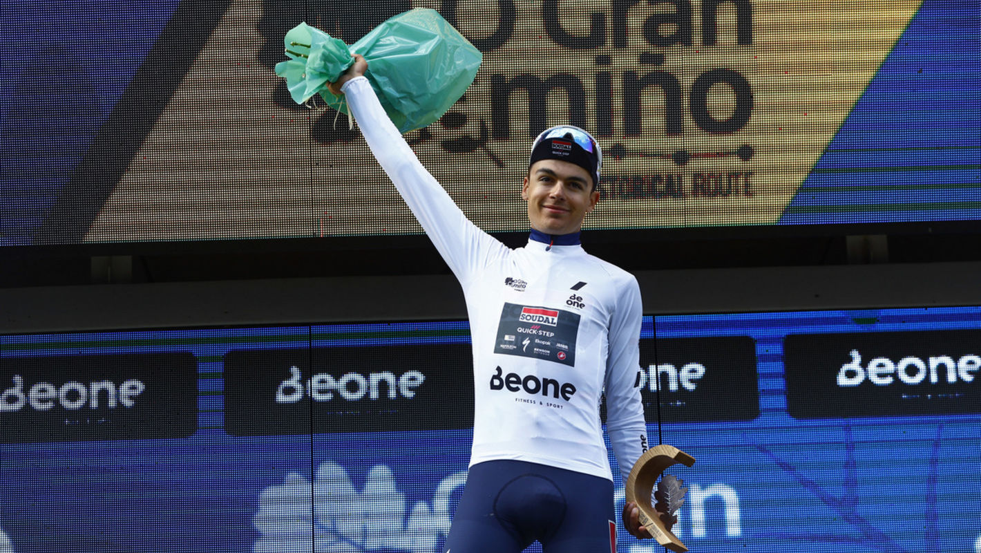Viktor Soenens wins best young rider jersey in Galicia