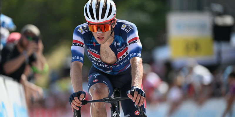 Van Wilder fights hard and moves up in Tour de Suisse GC