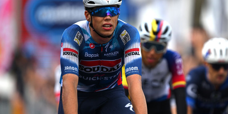 Regen zorgt voor chaos in Giro