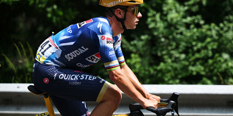 Evenepoel moves up in the Dauphiné GC